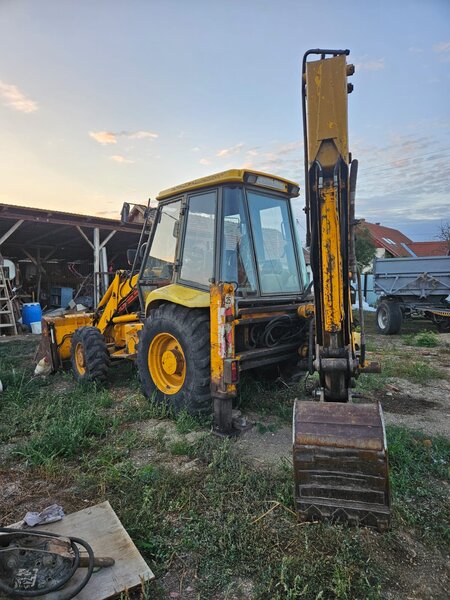 Buldoexcavator JCB 3CX, locatie Battonya (Ungaria), la granita cu Arad.