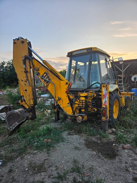 Buldoexcavator JCB 3CX, locatie Battonya (Ungaria), la granita cu Arad.