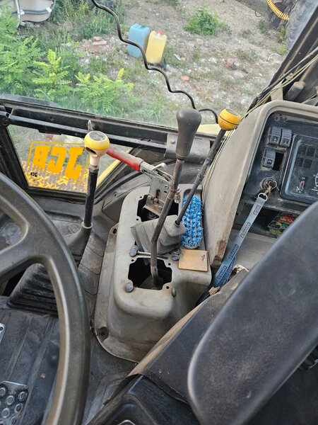 Buldoexcavator JCB 3CX, locatie Battonya (Ungaria), la granita cu Arad.